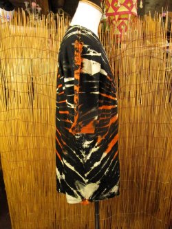 画像2: 黒色ベース＊タイダイ染め＊コットン素材＊半袖＊Ｔシャツ＊ＸＬ