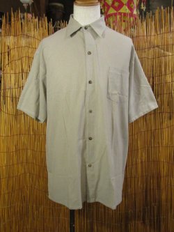 画像1: 無地＊コットン素材＊ココナッツボタン＊半袖＊シャツ ＊ＸＬ