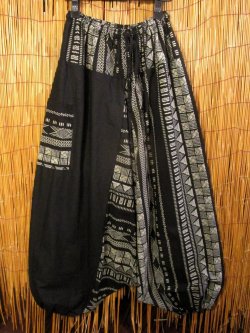画像1: 黒色＋和風プリント＊切り替え＊コットン素材＊ふんわり＊サルエルパンツ