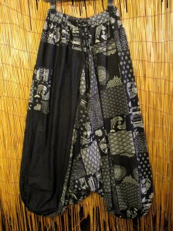 画像1: 黒色＋和風プリント＊切り替え＊コットン素材＊ふんわり＊サルエルパンツ
