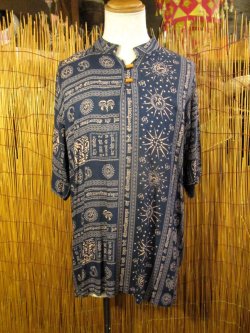 画像1: ラムナミプリント＊レーヨン素材＊マオカラー＊半袖＊プルオーバー＊２XＬ