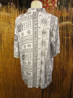 画像2: ラムナミプリント＊レーヨン素材＊マオカラー＊半袖＊プルオーバー＊２XＬ