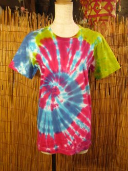画像1: 小さめサイズ＊タイダイ染め＊コットン素材＊半袖＊Ｔシャツ＊Ｍ