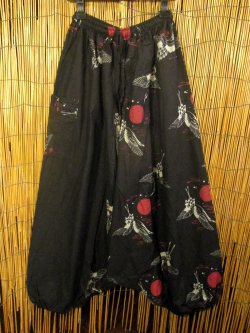 画像1: 黒色＋和風プリント＊切り替え＊コットン素材＊ふんわり＊サルエルパンツ