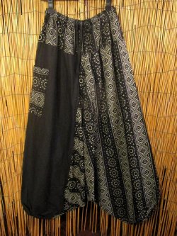 画像1: 黒色＋和風プリント＊切り替え＊コットン素材＊ふんわり＊サルエルパンツ
