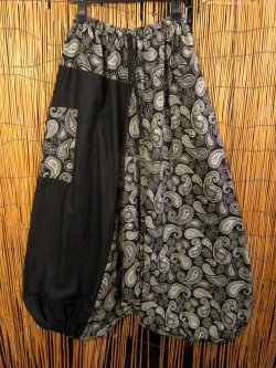 画像1: 黒色＋和風プリント＊切り替え＊コットン素材＊ふんわり＊サルエルパンツ