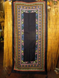 画像1: レトロ調プリント＊ポリエステル素材＊タッセル付き＊大判ストール＊マルチクロス