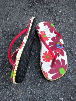 画像2: 【２２ｃｍ〜２２・５ｃｍ】お花プリント＊鈴付き＊ビーチサンダル