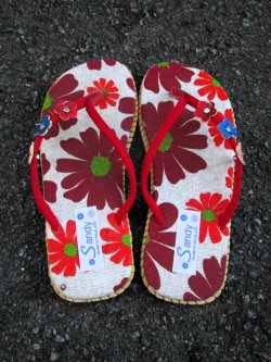 画像4: 【２２・５ｃｍ〜２３ｃｍ】お花プリント＊鈴付き＊ビーチサンダル