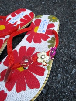 画像3: 【２２・５ｃｍ〜２３ｃｍ】お花プリント＊鈴付き＊ビーチサンダル