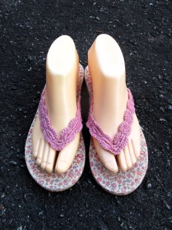 画像1: 【２４・５ｃｍ〜２５ｃｍ】レトロ調＊小花プリント＊ビーチサンダル