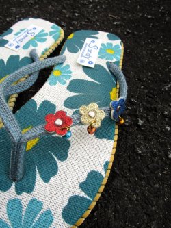 画像2: 【２３ｃｍ〜２３・５ｃｍ】お花プリント＊鈴付き＊ビーチサンダル