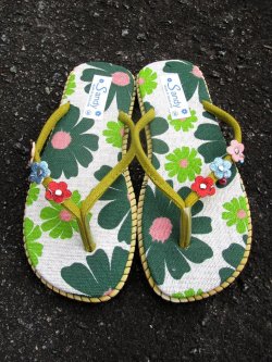 画像1: 【２３ｃｍ〜２３・５ｃｍ】お花プリント＊鈴付き＊ビーチサンダル