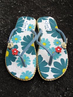 画像1: 【２３・５ｃｍ〜２４ｃｍ】お花プリント＊鈴付き＊ビーチサンダル