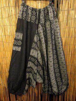 画像1: 黒色＋和風プリント＊切り替え＊コットン素材＊ふんわり＊サルエルパンツ