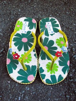 画像1: 【２４・５ｃｍ〜２５ｃｍ】お花プリント＊鈴付き＊ビーチサンダル