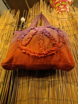 画像3: 手染め＊粗織りコットン素材＊ピースマーク＊ボストンバッグ