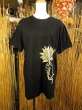 黒色＊コットン素材＊抜染プリント＊ロータス＊半袖＊Ｔシャツ＊Ｌ