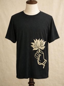 画像1: 黒色＊コットン素材＊抜染プリント＊ロータス＊半袖＊Ｔシャツ＊ＸＬ