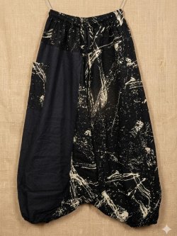 画像1: 黒色＋和風プリント＊切り替え＊コットン素材＊ふんわり＊サルエルパンツ