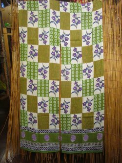 画像2: 【１５０ｃｍ×８５ｃｍ】インド綿＊お花プリント＊暖簾＊のれん