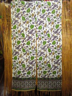 画像2: 【１５０ｃｍ×８５ｃｍ】インド綿＊お花プリント＊暖簾＊のれん