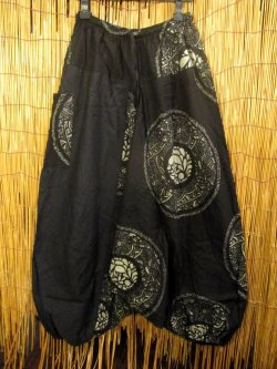 画像1: 黒色＋和風プリント＊切り替え＊コットン素材＊ふんわり＊サルエルパンツ