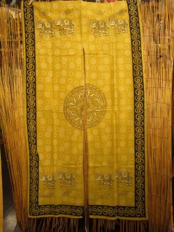 画像1: 【１５０ｃｍ×８５ｃｍ】インド綿＊象さんプリント＊暖簾＊のれん