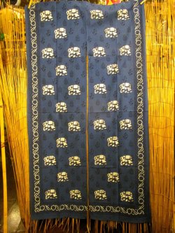 画像1: 【１５０ｃｍ×８５ｃｍ】インド綿＊象さんプリント＊暖簾＊のれん