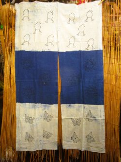 画像2: 【１５０ｃｍ×８５ｃｍ】インド綿＊ひよこと蝶々プリント＊暖簾＊のれん
