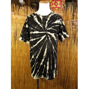 画像: 黒色ベース＊タイダイ染め＊コットン素材＊半袖＊Ｔシャツ＊ＸＬ