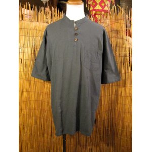 画像: 三つボタン＊コットン素材＊胸ポケット＊半袖＊プルオーバー＊２ＸＬ 