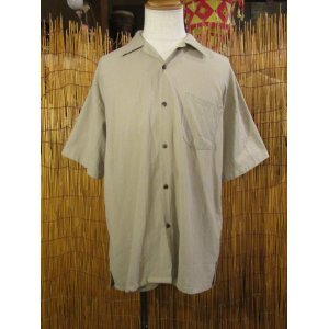 画像: 無地＊コットン素材＊ココナッツボタン＊半袖＊シャツ ＊ＸＬ