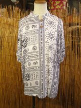 画像: ラムナミプリント＊レーヨン素材＊マオカラー＊半袖＊プルオーバー＊２XＬ