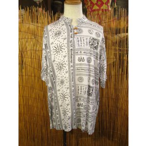 画像: ラムナミプリント＊レーヨン素材＊マオカラー＊半袖＊プルオーバー＊２XＬ