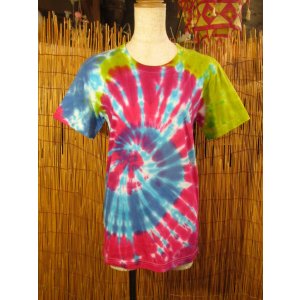 画像: 小さめサイズ＊タイダイ染め＊コットン素材＊半袖＊Ｔシャツ＊Ｍ