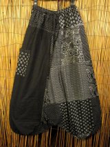 画像: 黒色＋和風プリント＊切り替え＊コットン素材＊ふんわり＊サルエルパンツ