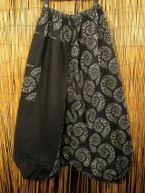 画像: 黒色＋和風プリント＊切り替え＊コットン素材＊ふんわり＊サルエルパンツ