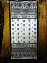 画像: 民族調プリント＊ポリエステル素材＊タッセル付き＊大判ストール＊マルチクロス