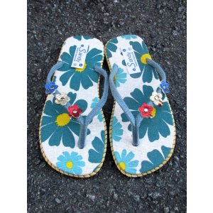 画像: 【２２・５ｃｍ〜２３ｃｍ】お花プリント＊鈴付き＊ビーチサンダル