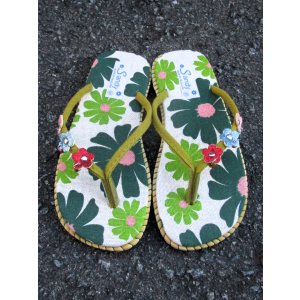 画像: 【２２・５ｃｍ〜２３ｃｍ】お花プリント＊鈴付き＊ビーチサンダル