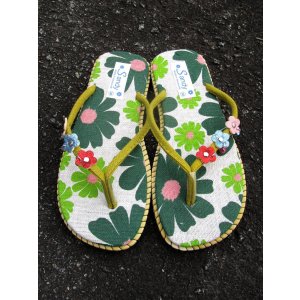 画像: 【２３ｃｍ〜２３・５ｃｍ】お花プリント＊鈴付き＊ビーチサンダル