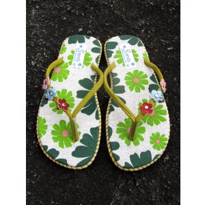 画像: 【２３・５ｃｍ〜２４ｃｍ】お花プリント＊鈴付き＊ビーチサンダル