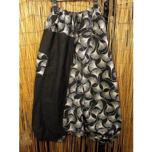 画像: 黒色＋和風プリント＊切り替え＊コットン素材＊ふんわり＊サルエルパンツ