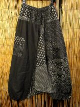 画像: 黒色＋和風プリント＊切り替え＊コットン素材＊ふんわり＊サルエルパンツ