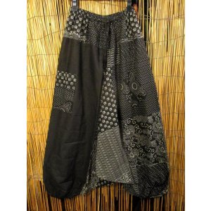 画像: 黒色＋和風プリント＊切り替え＊コットン素材＊ふんわり＊サルエルパンツ