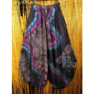 画像: ラヴァタイダイ染め＊レーヨン素材＊ゆったりシルエット＊ビッグアラジンパンツ＊バルーンパンツ