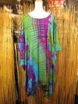 画像: タイダイ染め＊レーヨン素材＊ゆったりサイズ＊フリンジ＊ポンチョ