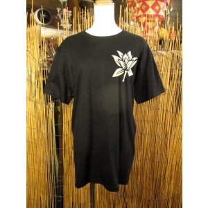 画像: 黒色＊コットン素材＊抜染プリント＊ロータス＊半袖＊Ｔシャツ＊Ｌ