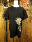 画像1: 黒色＊コットン素材＊抜染プリント＊ロータス＊半袖＊Ｔシャツ＊Ｌ